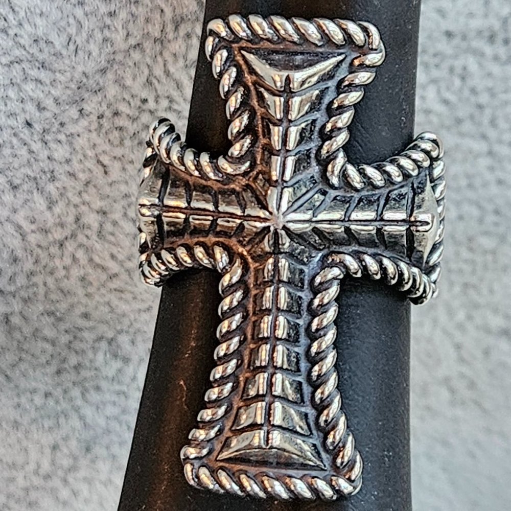 Carolyn Pollack Silver-Tone Rope Cross Ring